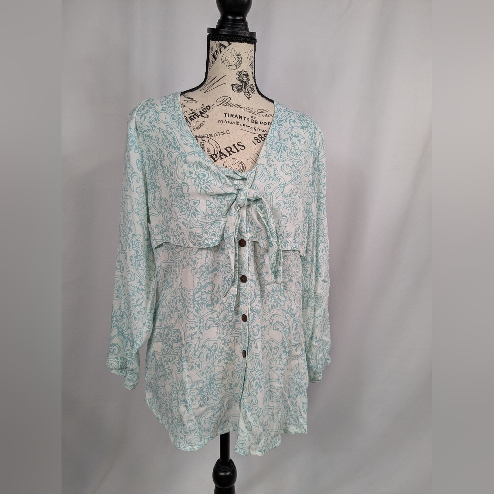 Go Fish Womens Medium Boho Hippie Floral Flower Blue Print Blouse Front Tie A005